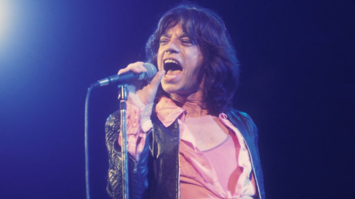 tetap sehat - ilustrasi berita Legenda Rock: Kebiasaan Sederhana yang Membuatnya Tetap Sehat di Usia 82