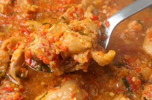 ayam kukus cabe - ilustrasi berita Ayam Kukus Cabe Daun Jeruk: Pilihan Olahan Ayam yang Lebih Sehat