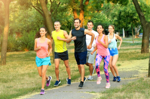 running club - ilustrasi berita Punya Masalah Konsistensi? Ini 5 Manfaat Bergabung dengan Running Club untuk Pemula