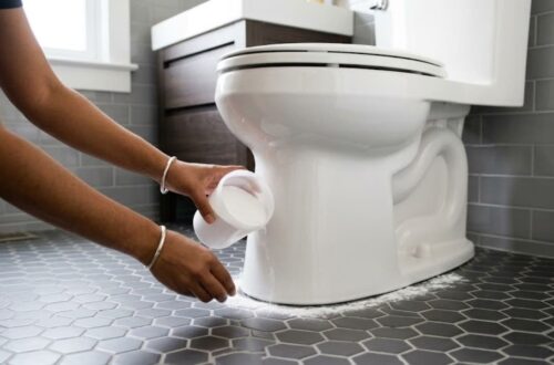 bathroom odour - ilustrasi berita Bathroom Odour: Baking Soda Dapur Bisa Segarkan Kamar Mandi Anda