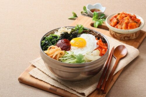 makanan tradisional - ilustrasi berita Dari Bibimbap hingga Jollof Rice: 5 Makanan Tradisional yang Jadi Rahasia…