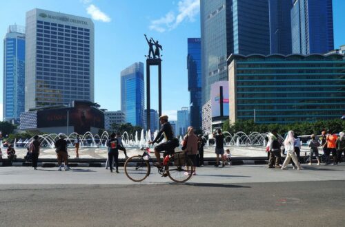 ngopi bundaran hi - ilustrasi berita Ngopi Bundaran HI: 5 Tempat Dekat yang Bisa Dijangkau Jalan Kaki dari Lokasi…
