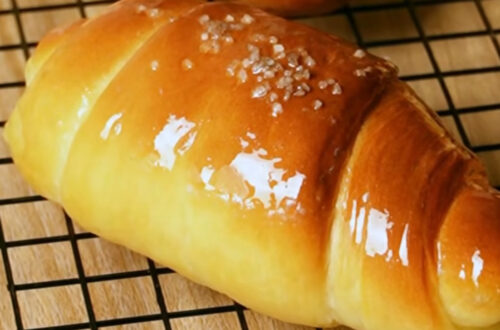 salt bread - ilustrasi berita Resep Salt Bread: Roti Lembut Isi Butter yang Mudah Dibuat di Rumah
