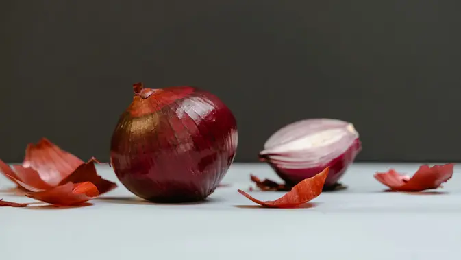 usaha bawang - ilustrasi berita 15 Inspirasi Usaha Bawang: Bawang Kupas hingga Keripik yang Bikin Cuan