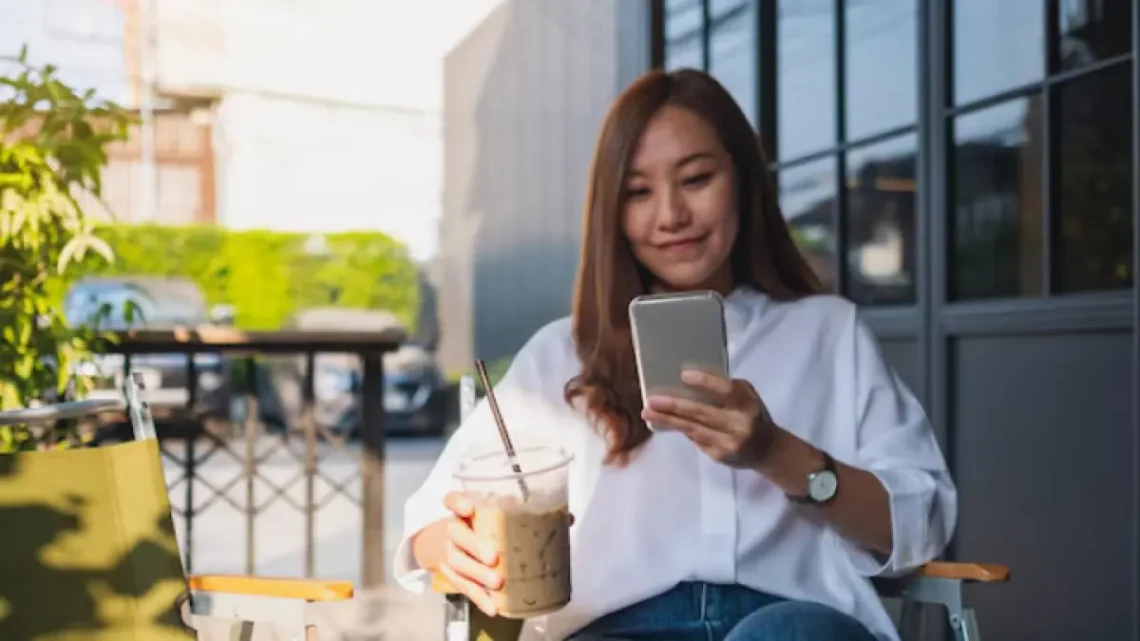 video pendek tiktok - ilustrasi berita 7 Alasan Video Pendek TikTok dan Reels Bisa Mengubah Pola Pikir Menurut Psikologi