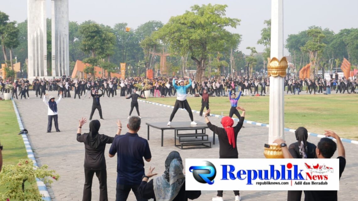 asn sidoarjo - ilustrasi berita Rutin Kembali: ASN Sidoarjo Senam Bersama di Alun-Alun, Bupati Subandi: 'Tubuh Sehat…