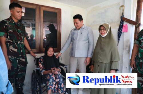 bupati subandi - ilustrasi berita Bupati Subandi Serahkan Tiga Kursi Roda untuk Warga Wonoayu, Dorong Akses Kesehatan…