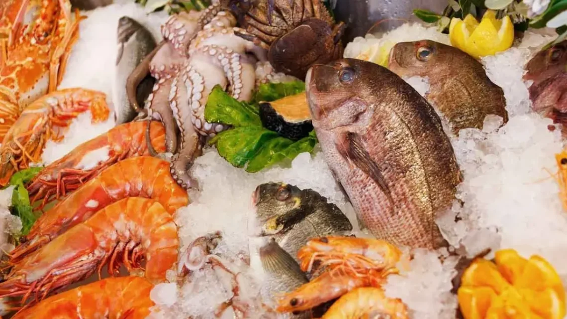 kuliner halal - ilustrasi berita Mau Kulineran di Manado? 7 Pilihan Kuliner Halal dari Sarapan hingga Makan Malam