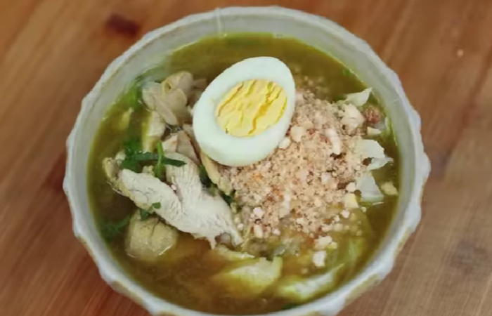 soto ayam lamongan - ilustrasi berita Resep Soto Ayam Lamongan Rumahan, Kuah Gurih dengan Taburan Koya
